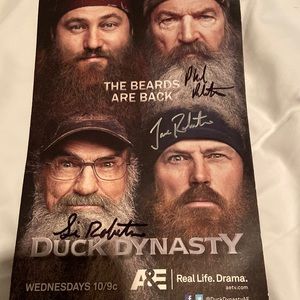 Duck Dynasty poster signed by everyone except willie